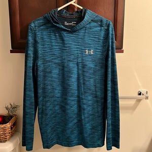 Under Armour Long Sleeve Shirt w/Hood